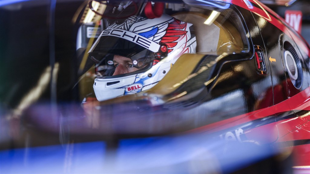 Michael Christensen vil sikre Porsche VM titlen i sæsonfinalen.
(Foto: Porsche)